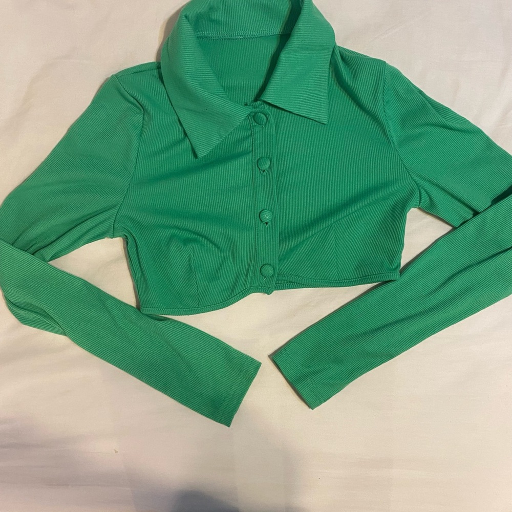Green collared crop top SHEIN